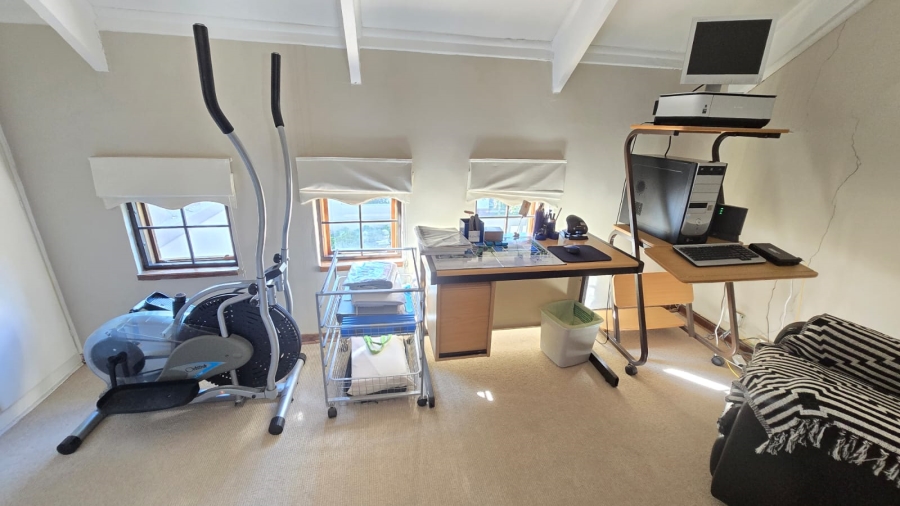 3 Bedroom Property for Sale in Pentagon Park Free State